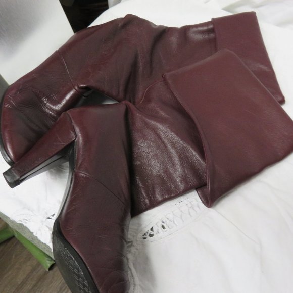 JOYCE OF CALIFORNIA VINTAGE ANKLE HEELED BOOTS - Picture 4 of 9